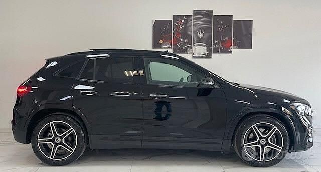 Usata Mercedes GLA200 AMG Line Premium 150 CV (110 kW) 2024 Nero SUV