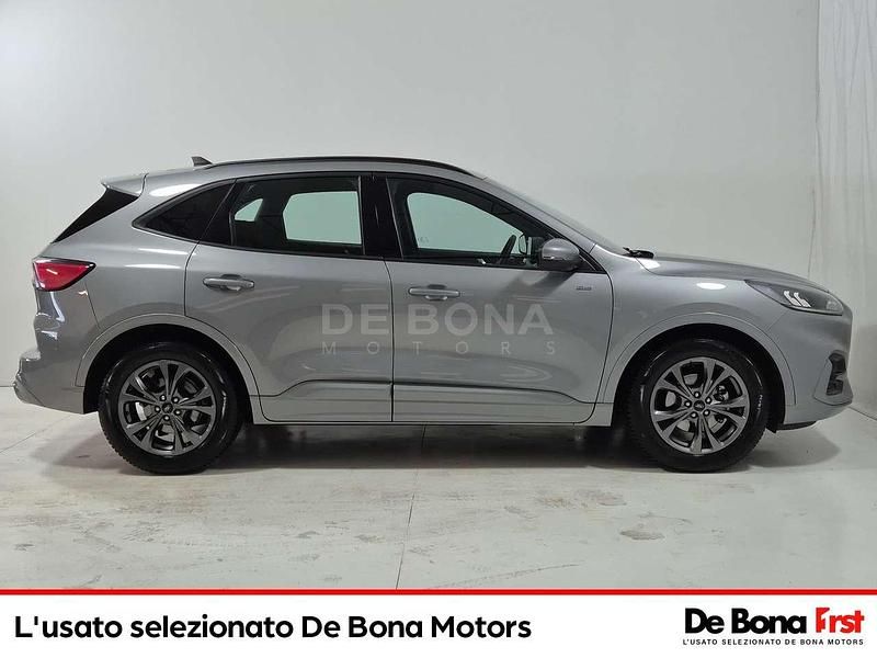 Usata Ford Kuga ST-Line 120 CV (88 kW) 2022 Solar silver SUV