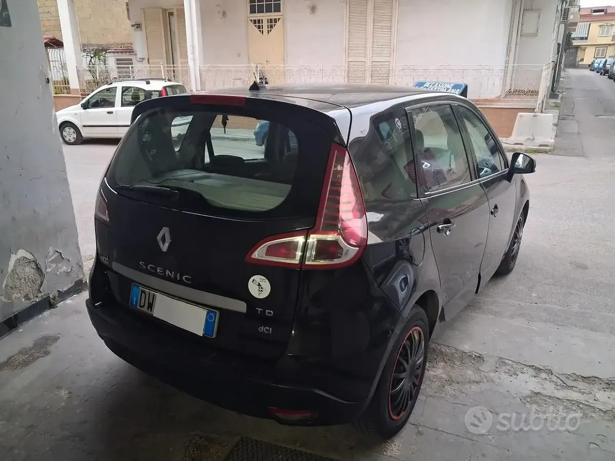 Usata Renault Scenic E-Tech 106 CV (77 kW) 2009 Nero Monovolume
