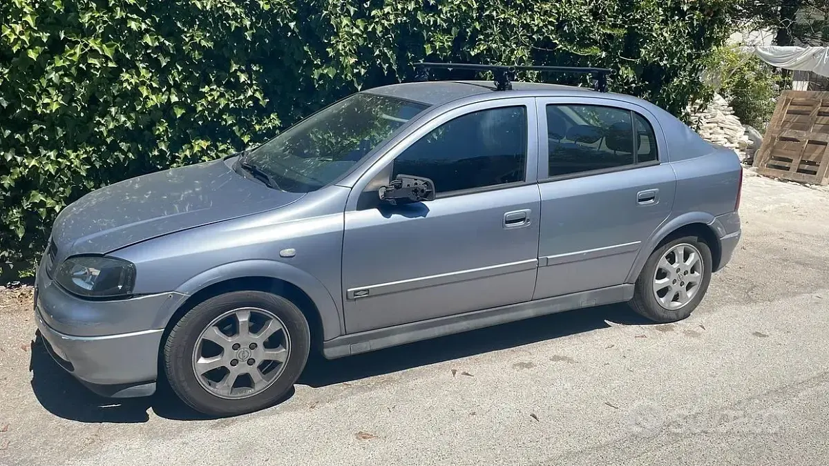 Usata Opel Astra 103 CV (75 kW) 2004 Grigio Berlina