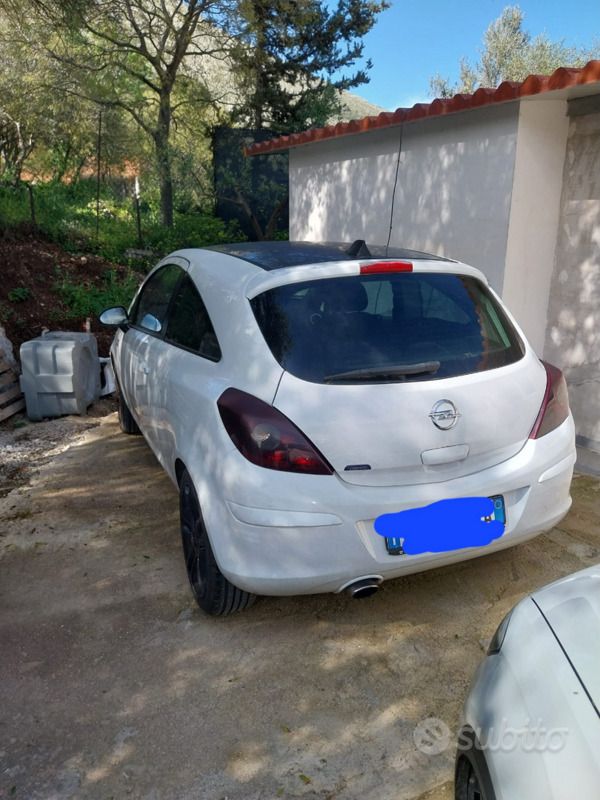Usata Opel Corsa 2011 Bianco Berlina