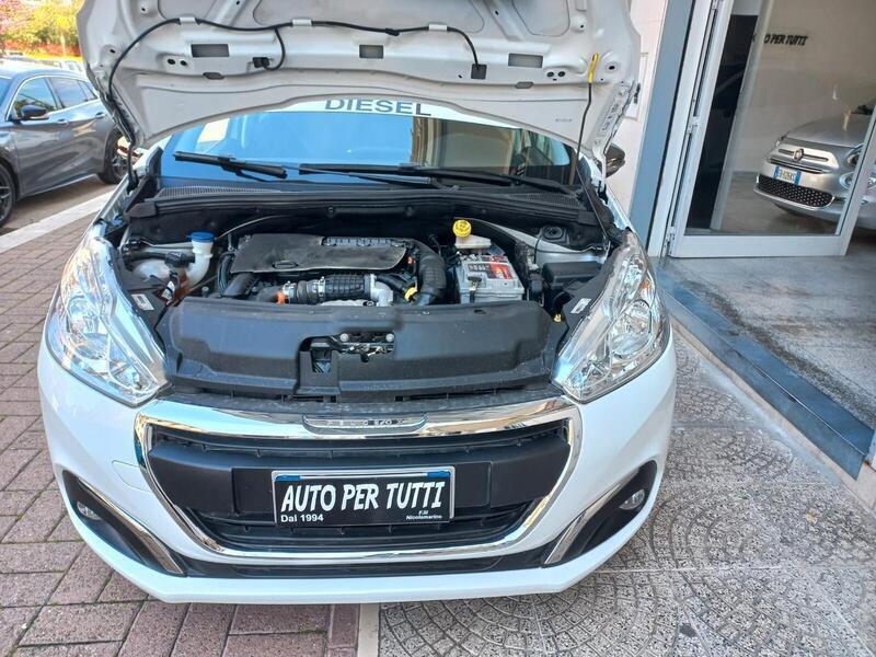 Usato 2018 Peugeot 208 1.6 Diesel 75 CV (11.450 €)