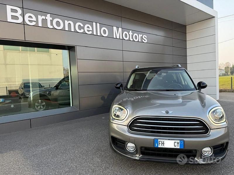 Usata Mini Cooper D Countryman Business 150 CV (110 kW) 2017 Grigio SUV