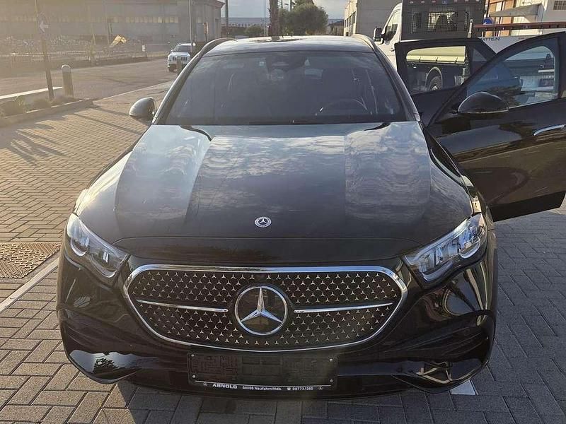 Usata Mercedes E220 AMG Line Premium Plus 197 CV (144 kW) 2024 Nero Station wagon