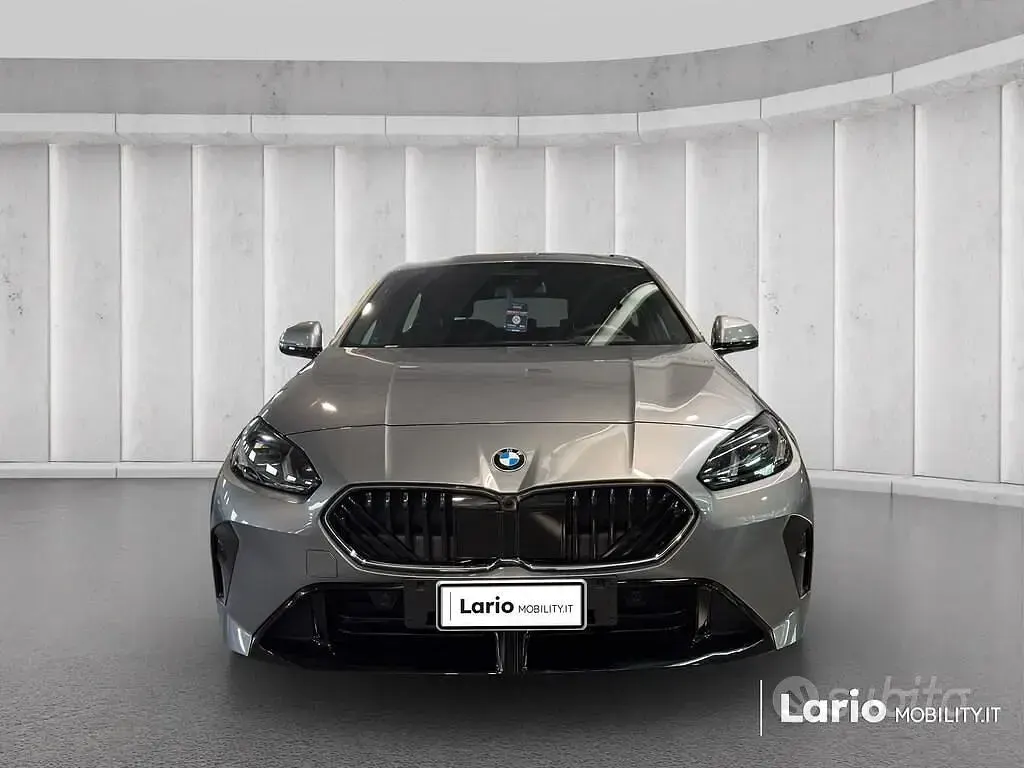Gebraucht BMW 118 M Sport 150 PS (110 kW) 2025 Grau Kleinwagen