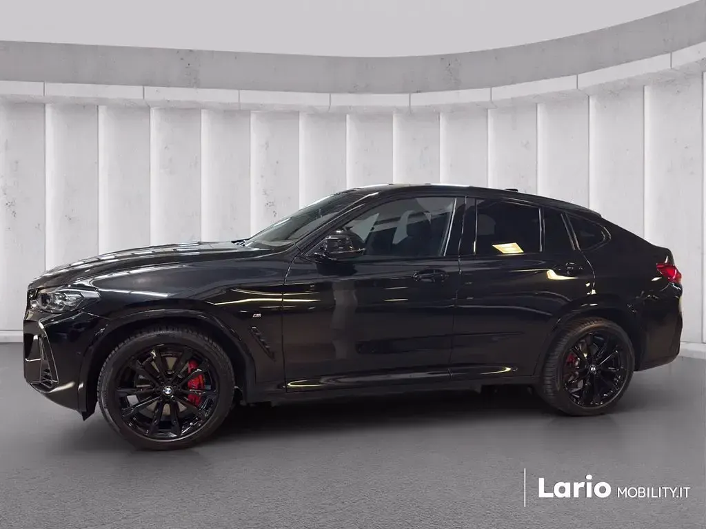 Usata BMW X4 M Sport 249 CV (183 kW) 2024 Black sapphire metallizzato SUV