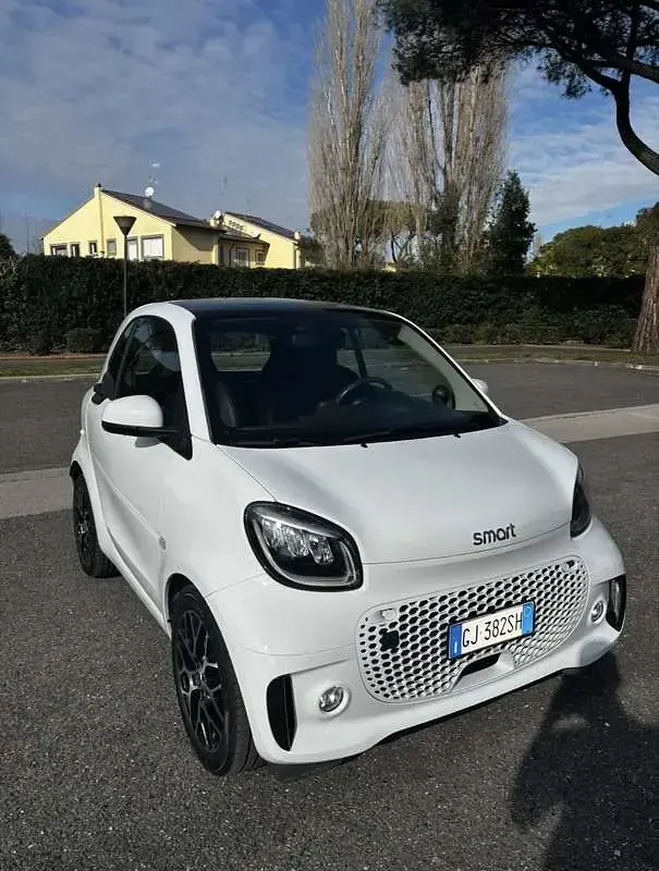 Usata Smart ForTwo Coupé Pure 41 kW (56 CV) 2022 Bianco Utilitaria