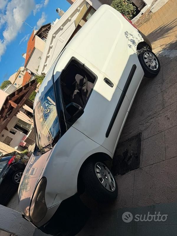 Usata Fiat Doblò 120 CV (88 kW) 2012 Monovolume