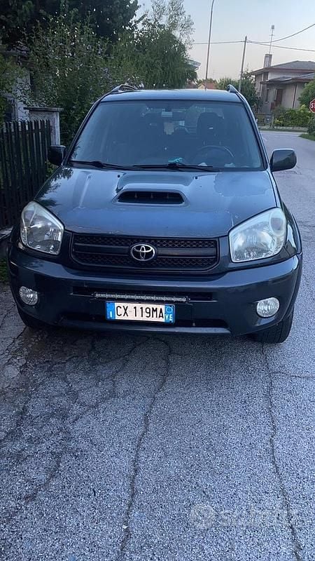 Usata Toyota RAV4 2005 Grigio SUV