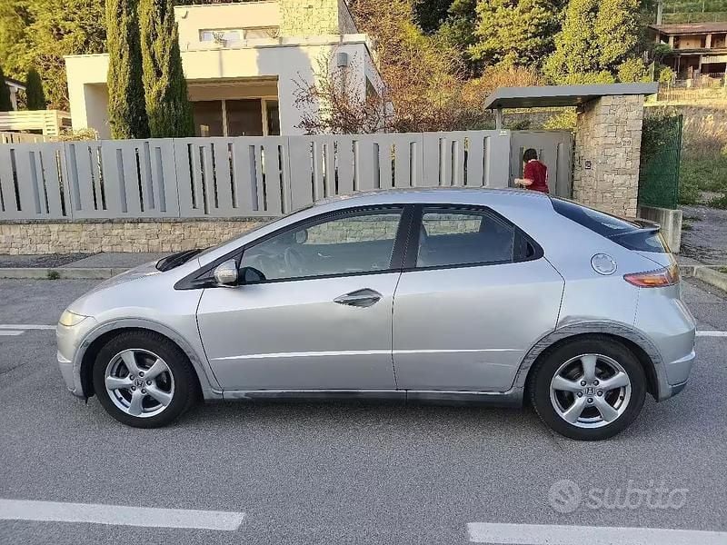 Usata Honda Civic 2008 Grigio Berlina