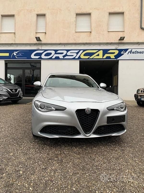 Grigio Usata 2021 Alfa Romeo Giulia Sprint Tre volumi | 25.800 € (Buon prezzo) - Immagine 1/4