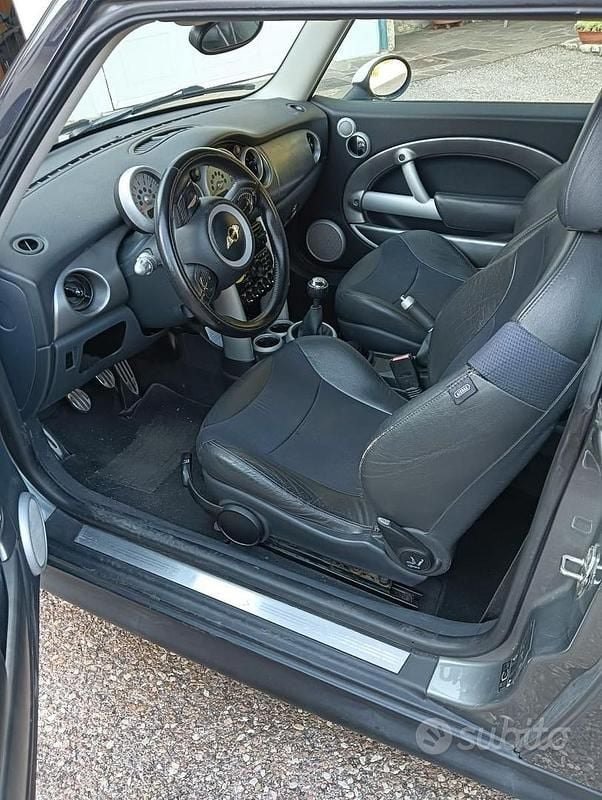 Usata Mini Cooper S 170 CV (125 kW) 2006 Grigio Utilitaria