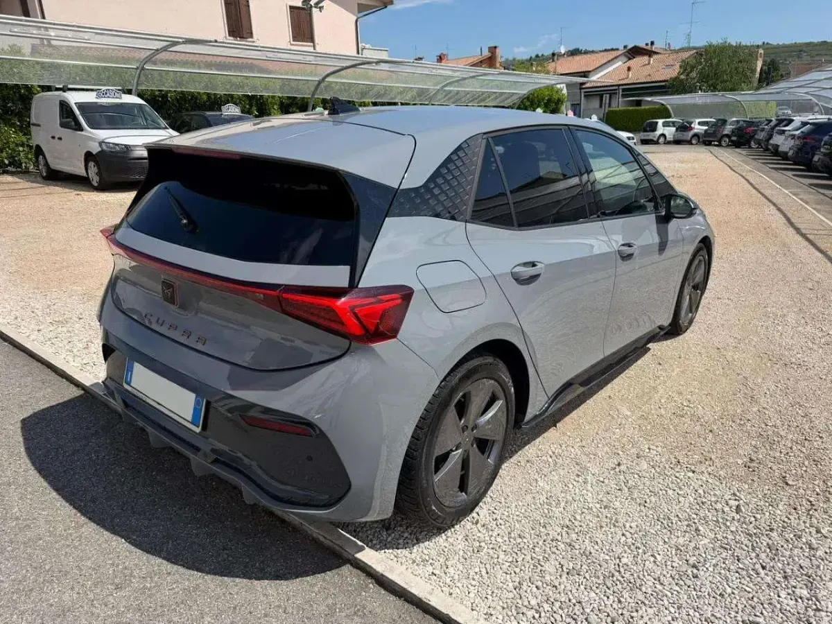 Usata Cupra Born 69 kW (95 CV) 2023 Grigio Utilitaria