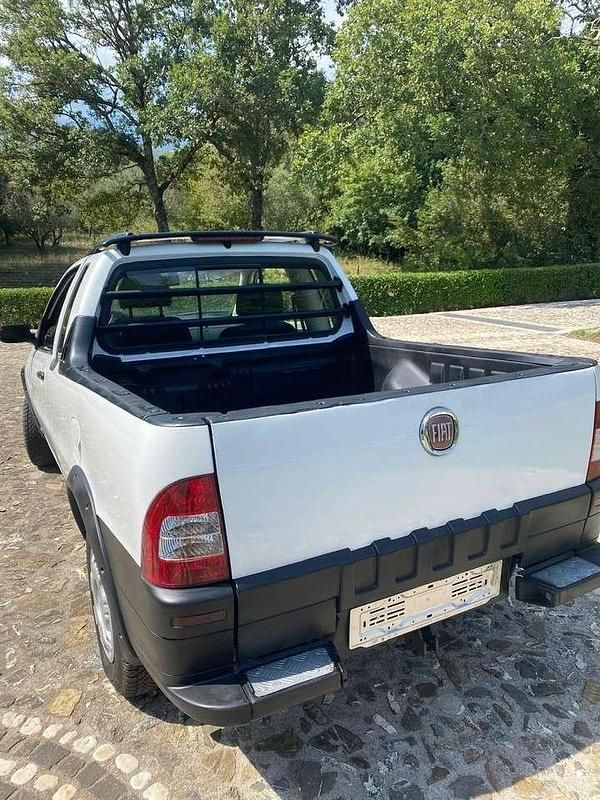 Usata Fiat Strada 84 CV (61 kW) 2010 Bianco Pick-up