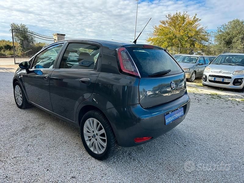 Usata Fiat Punto Lounge 75 CV (55 kW) 2013 Grigio Utilitaria