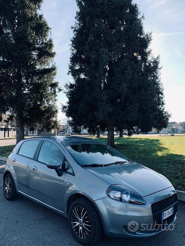 Usata Fiat Grande Punto 75 CV (55 kW) 2007 Grigio Utilitaria