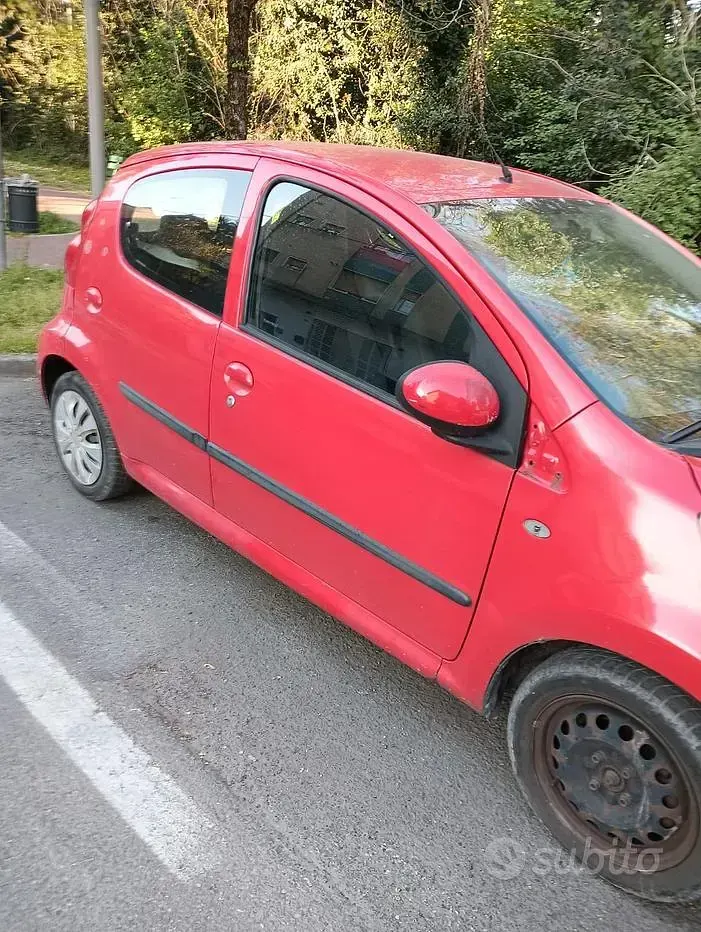 Usata Peugeot 107 68 CV (50 kW) 2008 Rosso Utilitaria