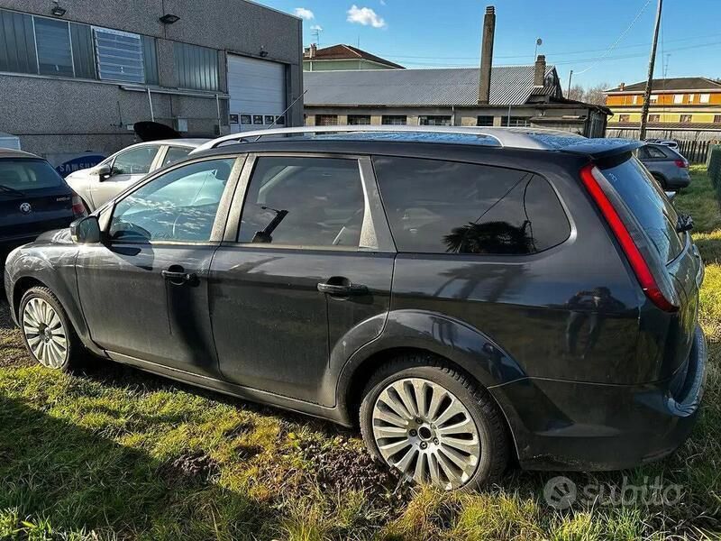 Usata Ford Focus Style 90 CV (66 kW) 2009 Nero Station wagon