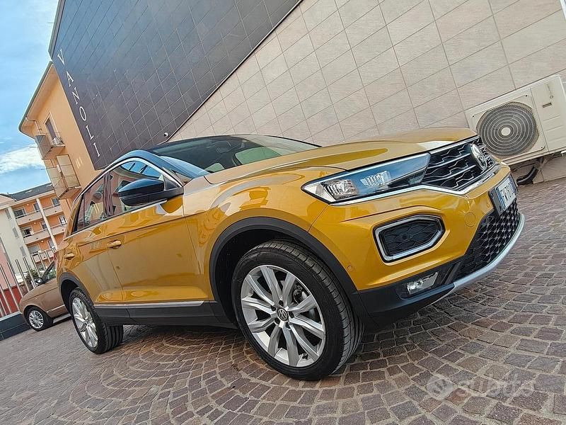Usata VW T-Roc 149 CV (109 kW) 2019 Giallo SUV