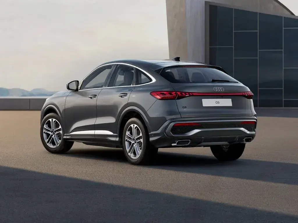 Nuova Audi Q5 Sportback S-Line 204 CV (150 kW) 2026 Grigio daytona perlato SUV