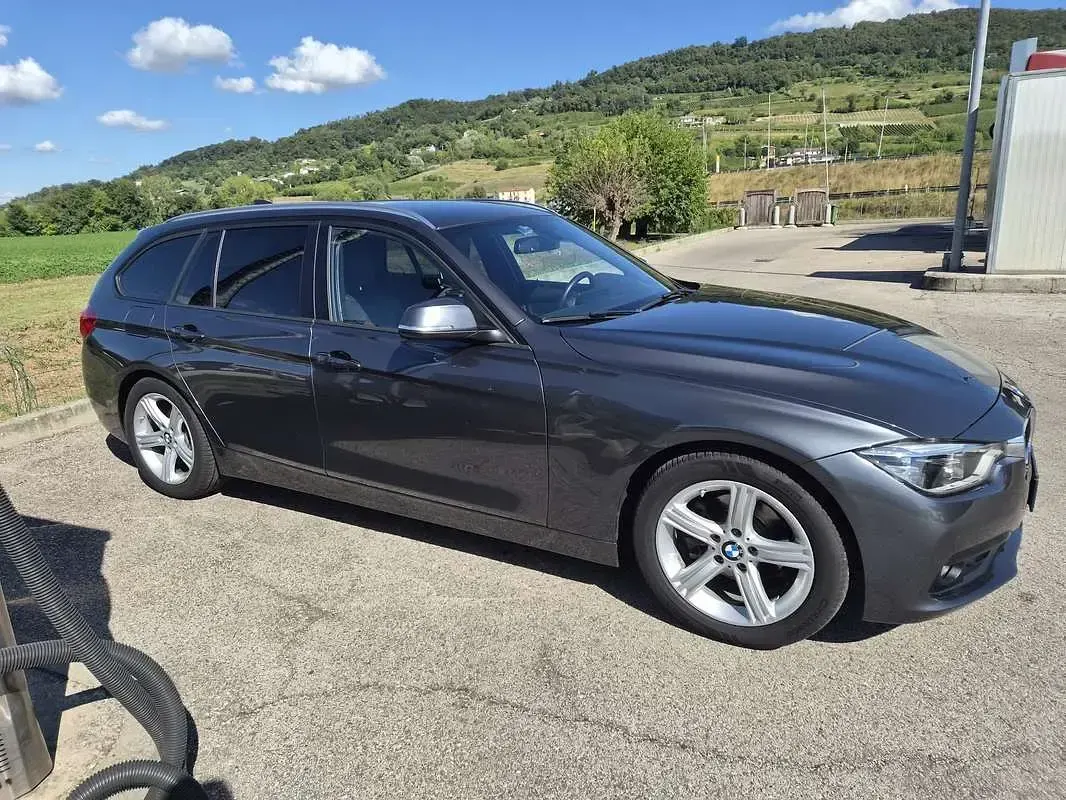 Usata BMW 318 Luxury Line 150 CV (110 kW) 2017 Station wagon