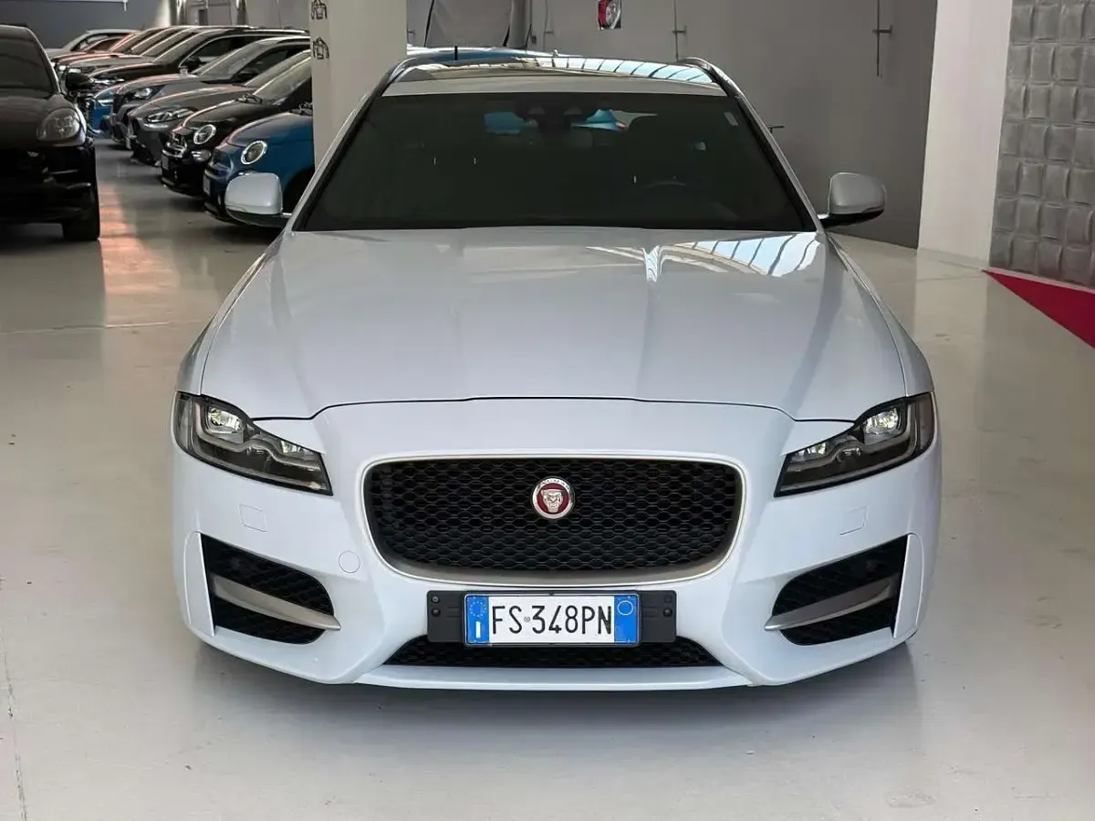 Usata Jaguar XF Sportbrake R-Sport 179 CV (131 kW) 2018 Bianco Station wagon
