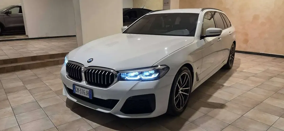 Usata BMW 530 M Sport 249 CV (183 kW) 2022 Bianco Station wagon