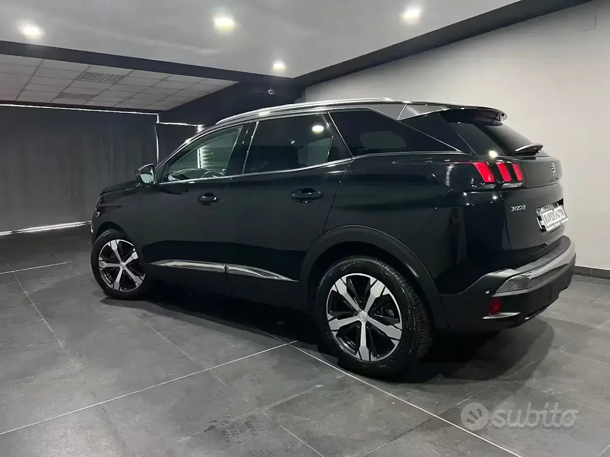 Usata Peugeot 3008 Allure 131 CV (96 kW) 2019 Nero SUV