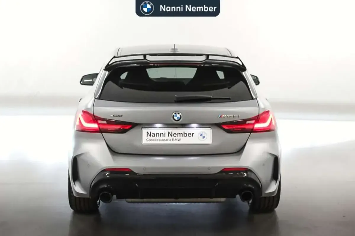 Usata BMW 135 306 CV (225 kW) 2023 Frozen pure grey metallizzato Utilitaria