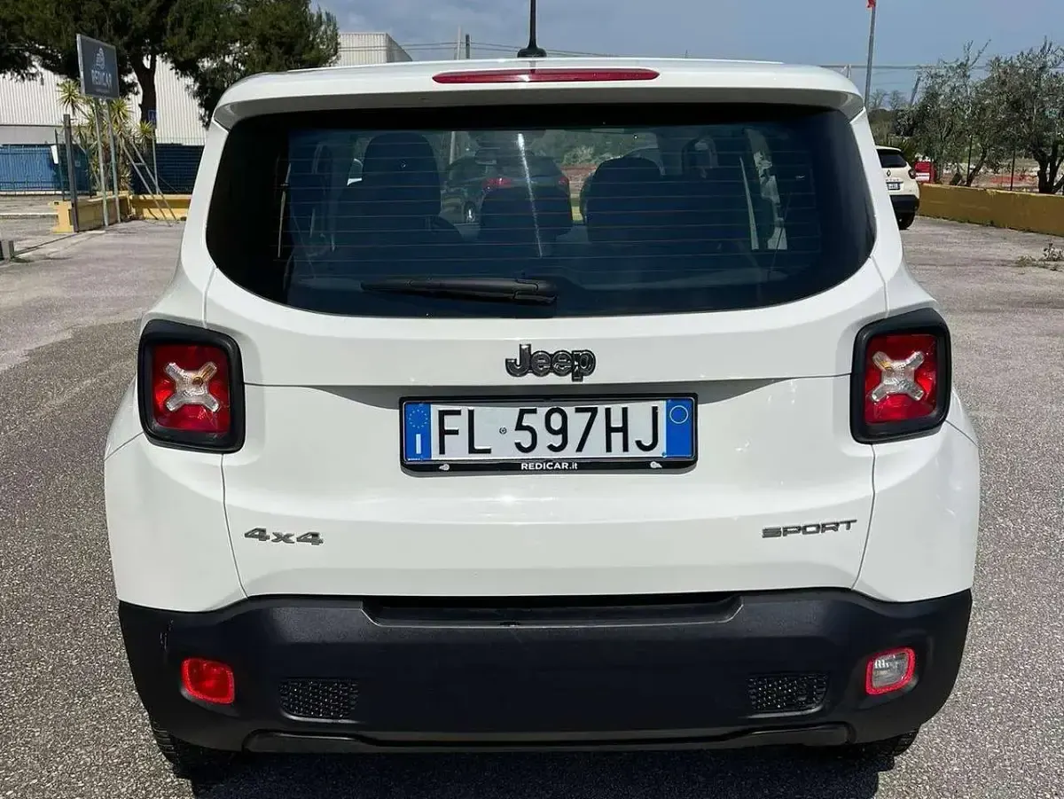 Usata Jeep Renegade Sport 120 CV (88 kW) 2017 Bianco SUV
