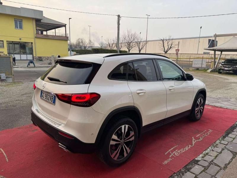 Usata Mercedes GLA200 150 CV (110 kW) 2021 Bianco SUV
