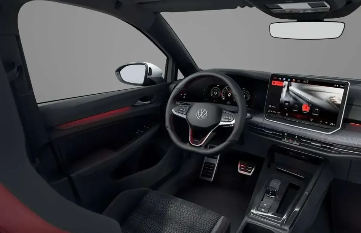 Usata VW Golf GTI 265 CV (194 kW) 2025 Pure white  tetto black Coupé