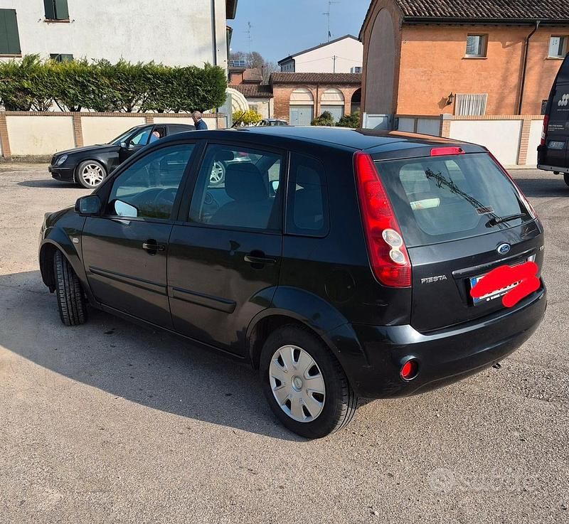 Usata Ford Fiesta 2007 Nero Utilitaria