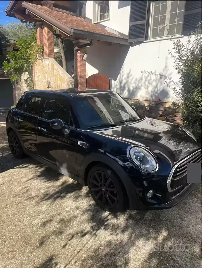 Usata Mini Cooper D Business 116 CV (85 kW) 2016 Nero Utilitaria