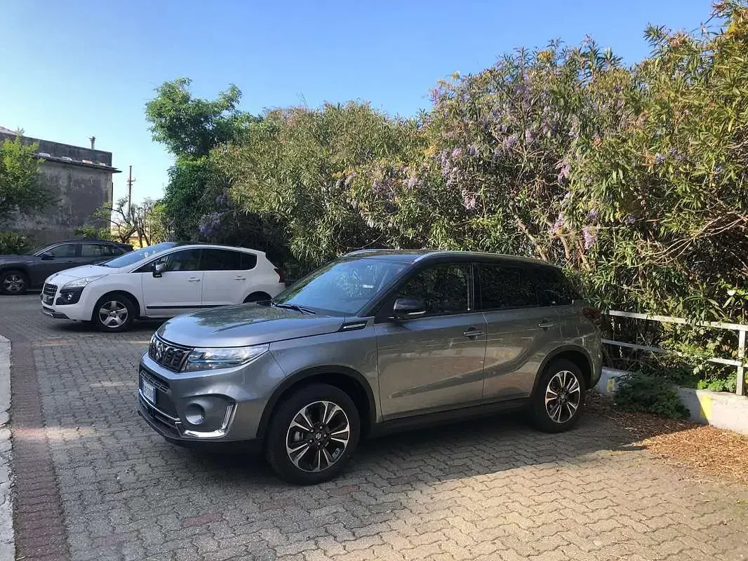 Usata Suzuki Vitara 129 CV (94 kW) 2023 Grigio SUV