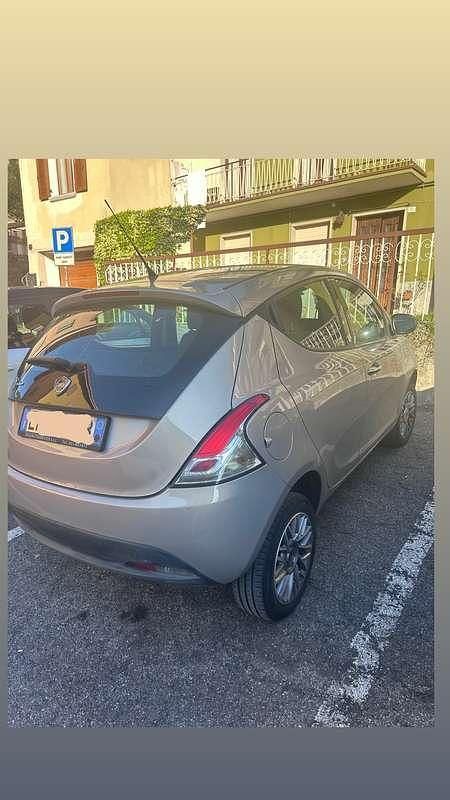 Beige Usata 2013 Lancia Ypsilon Gold Due volumi | 4900 € (Buon prezzo) - Immagine 1/4