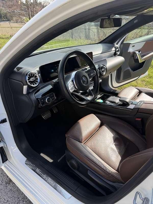 Usata Mercedes A180 Premium 116 CV (85 kW) 2018 Berlina