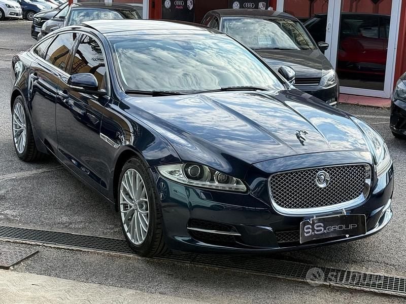 Blu Usata 2011 Jaguar XJ S Tre volumi | 10.999 € (Molto cara) - Immagine 1/4