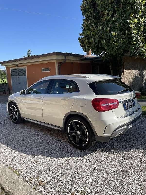 Usata Mercedes GLA220 Premium 170 CV (125 kW) 2014 SUV