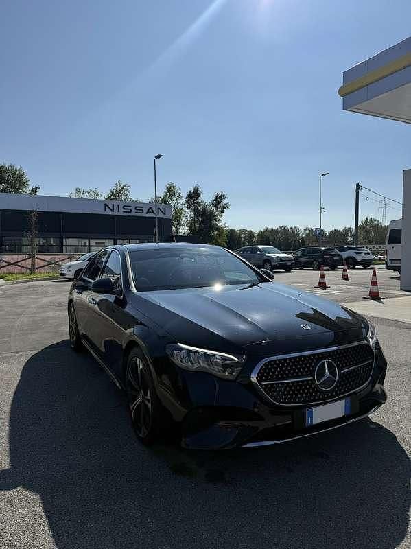 Usata Mercedes E220 Premium Plus 197 CV (144 kW) 2023 Berlina