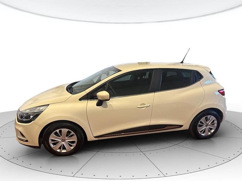 Usata Renault Clio IV Zen 75 CV (55 kW) 2018 Madre perla Berlina