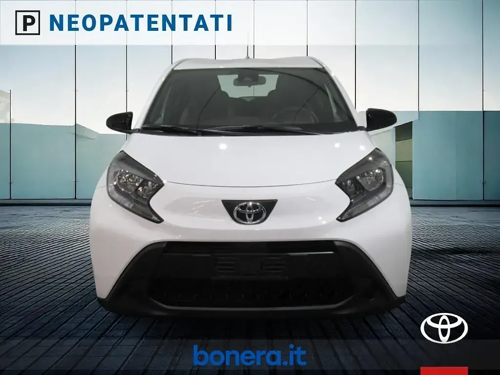 Nuova Toyota Aygo X Active 72 CV (52 kW) 2025 Super white SUV
