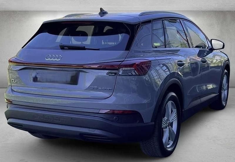 Usata Audi Q4 e-tron Ambiente 125 kW (170 CV) 2023 Grigio SUV
