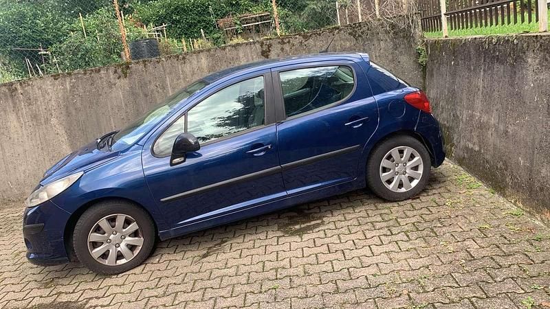 Usata 2007 Peugeot 207 Tre volumi | 1400 € (Super prezzo) - Immagine 1/4