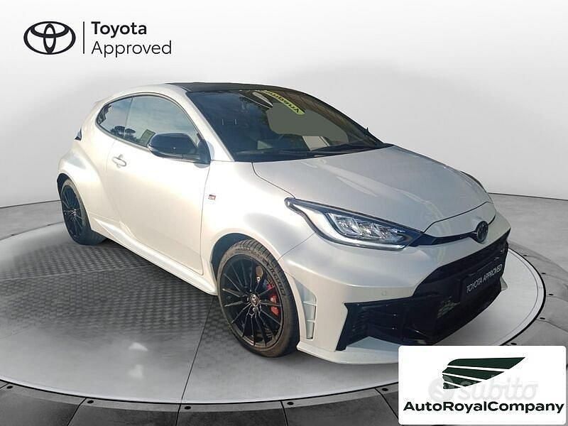 Usata Toyota Yaris 280 CV (205 kW) 2024 Altro Utilitaria