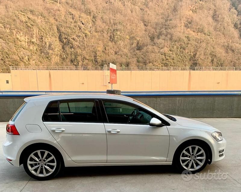 Usata VW Golf VII Highline 150 CV (110 kW) 2013 Bianco pastello Berlina