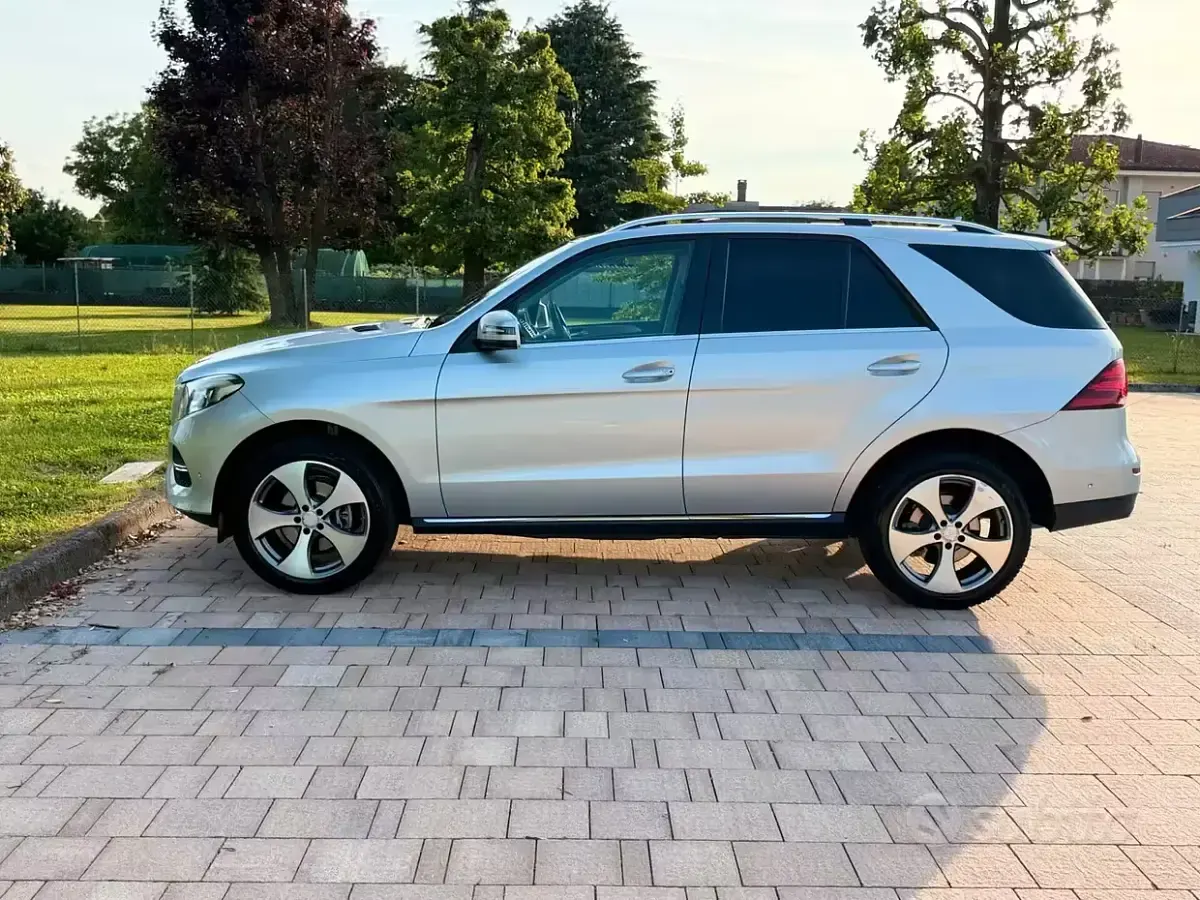 Usata Mercedes GLE250 204 CV (150 kW) 2015 Grigio SUV