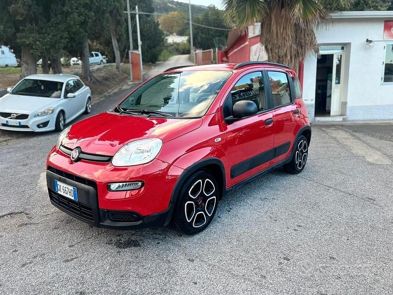 Usata Fiat Panda Cross Cross 70 CV (51 kW) 2022 Rosso Utilitaria