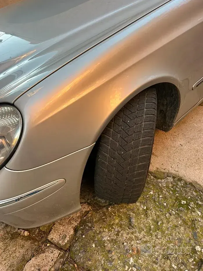 Usata Mercedes E270 170 CV (125 kW) 2004 Grigio Berlina