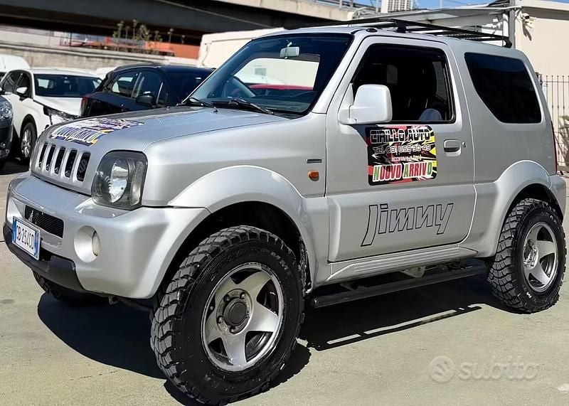 Usata Suzuki Jimny 82 CV (60 kW) 2002 Grigio SUV